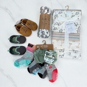 Duck Duck Goose NWT Baby Blanket Misc Accessories Bundle Shoes Socks Hand Cover